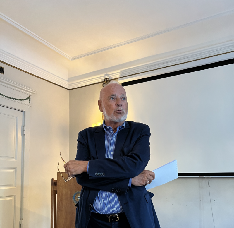 Har verden gått av hengslene